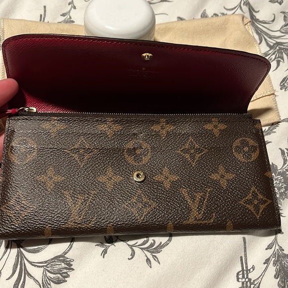 Authentic Louis Vuitton Emilie Wallet - Picture 5 of 11